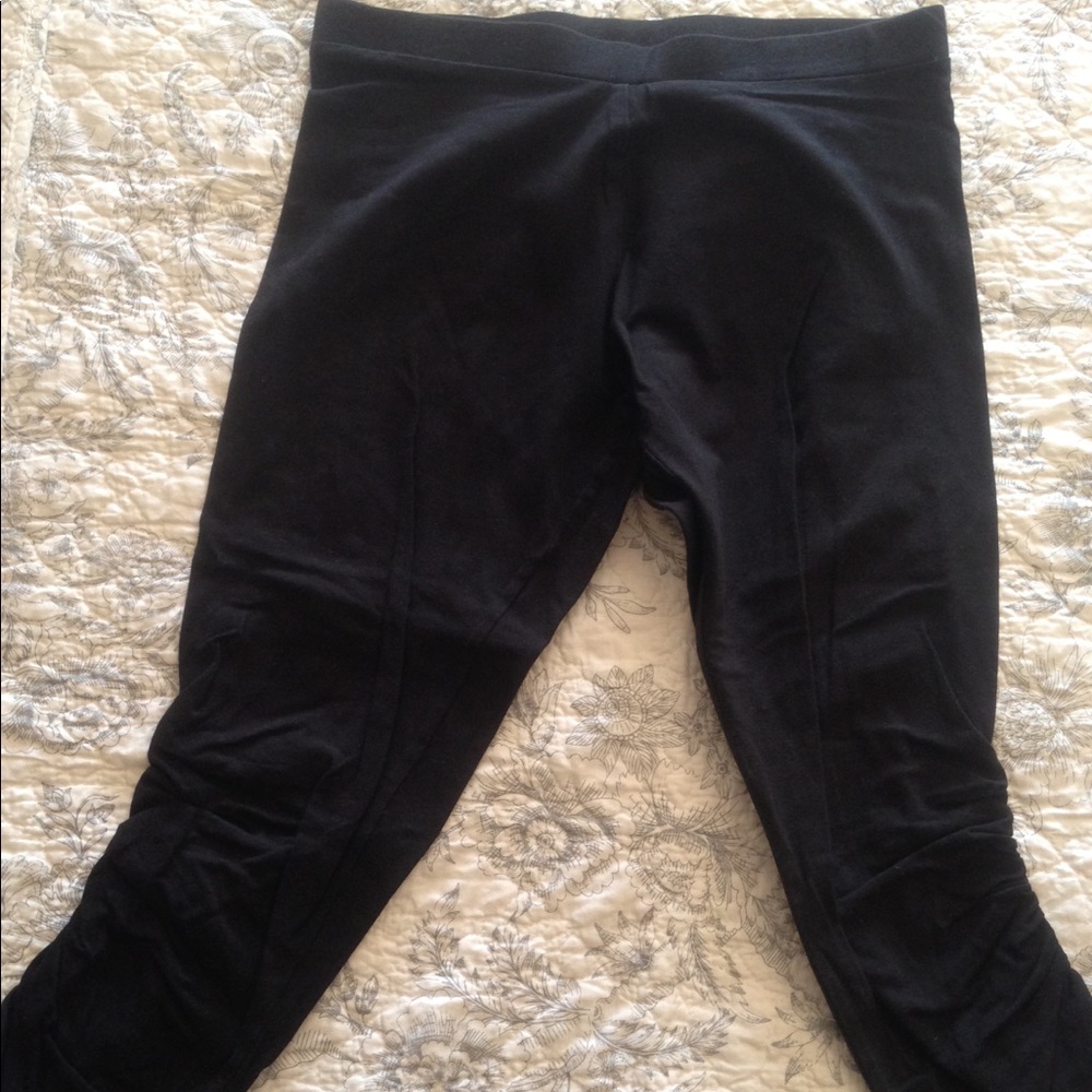 Moda International Ruched Leggings
